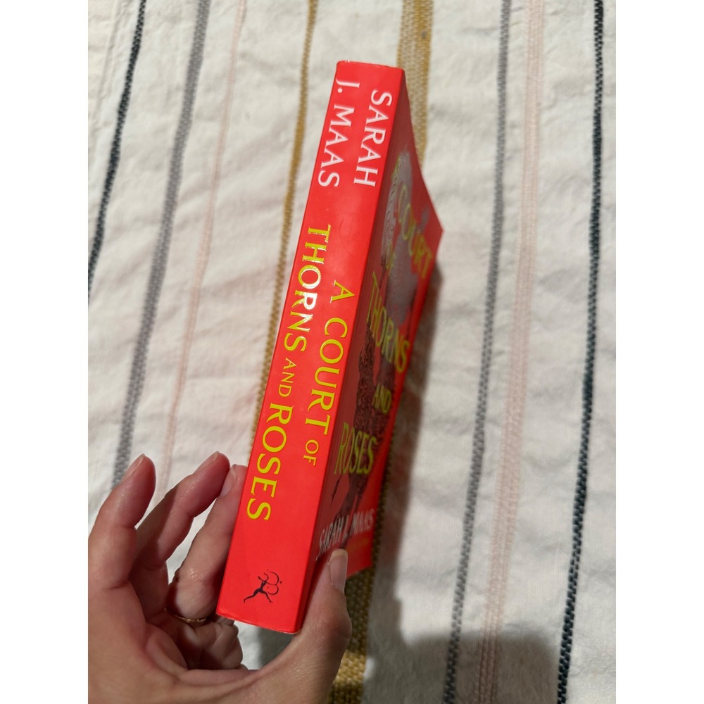 A Court of Thorns and Roses Sarah J Maas ACOTAR Book 1 Paperback Red Cover - Picture 2 of 4